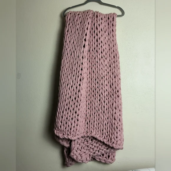 Madison Park Blush Chunky Double Knit Throw Blanket Handmade 50W x60L Boho